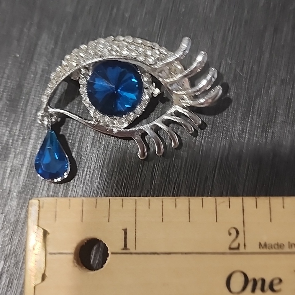 Silvertone Blue Eye Brooch - Picture 3 of 7